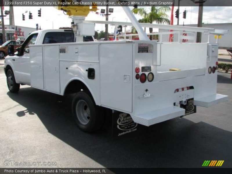 Oxford White / Medium Graphite 1999 Ford F350 Super Duty XL Regular Cab Chassis Utllity Bucket