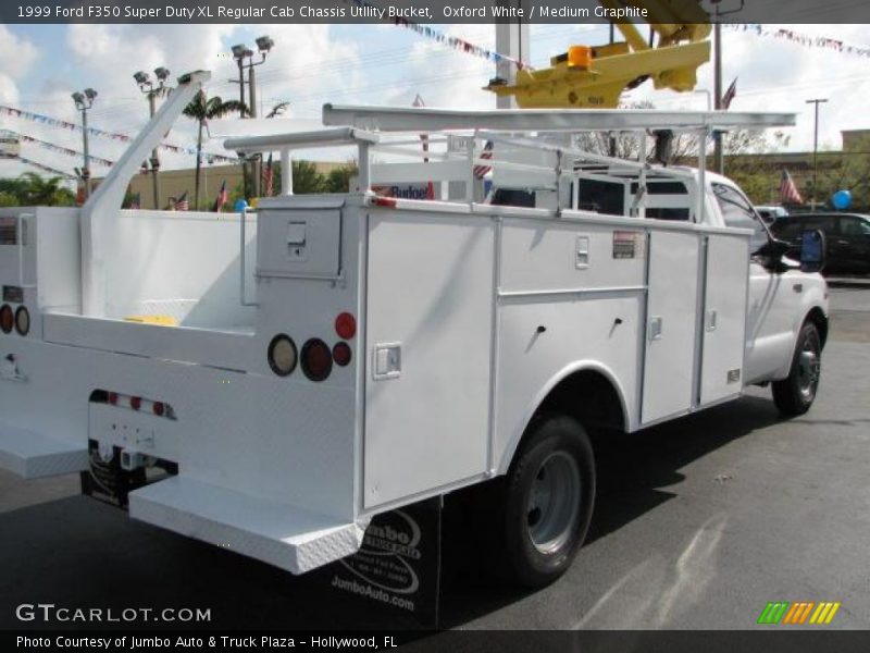 Oxford White / Medium Graphite 1999 Ford F350 Super Duty XL Regular Cab Chassis Utllity Bucket