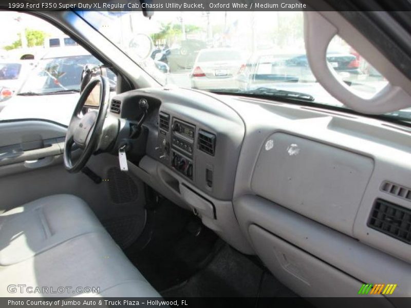 Oxford White / Medium Graphite 1999 Ford F350 Super Duty XL Regular Cab Chassis Utllity Bucket