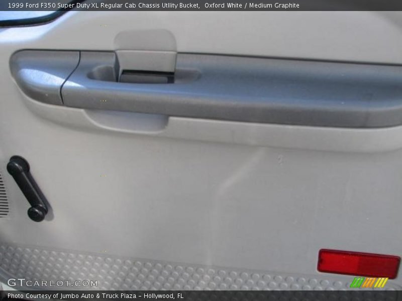 Oxford White / Medium Graphite 1999 Ford F350 Super Duty XL Regular Cab Chassis Utllity Bucket