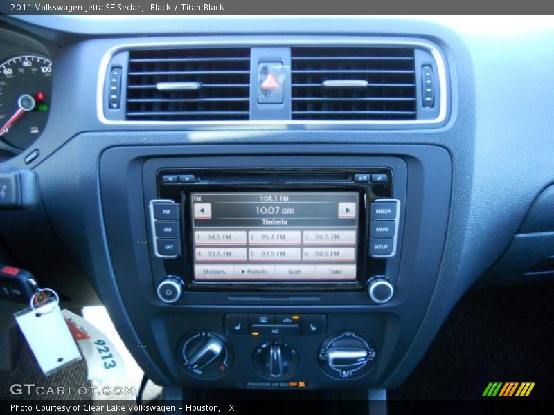 Black / Titan Black 2011 Volkswagen Jetta SE Sedan