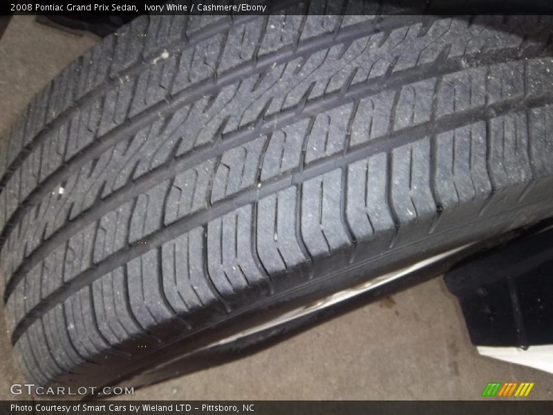Ivory White / Cashmere/Ebony 2008 Pontiac Grand Prix Sedan
