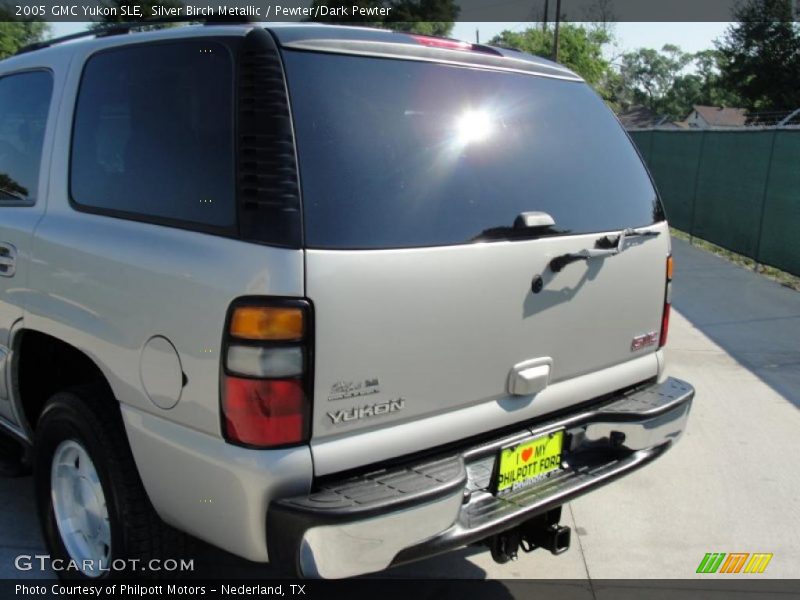 Silver Birch Metallic / Pewter/Dark Pewter 2005 GMC Yukon SLE