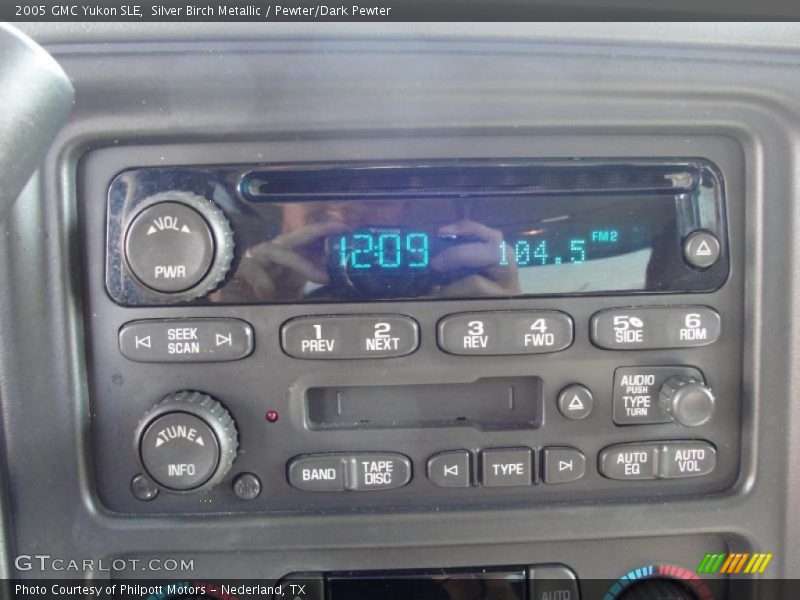 Silver Birch Metallic / Pewter/Dark Pewter 2005 GMC Yukon SLE