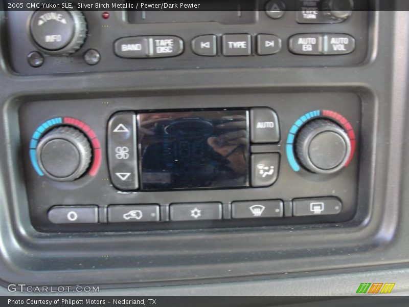 Silver Birch Metallic / Pewter/Dark Pewter 2005 GMC Yukon SLE