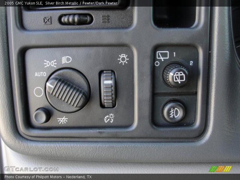 Silver Birch Metallic / Pewter/Dark Pewter 2005 GMC Yukon SLE