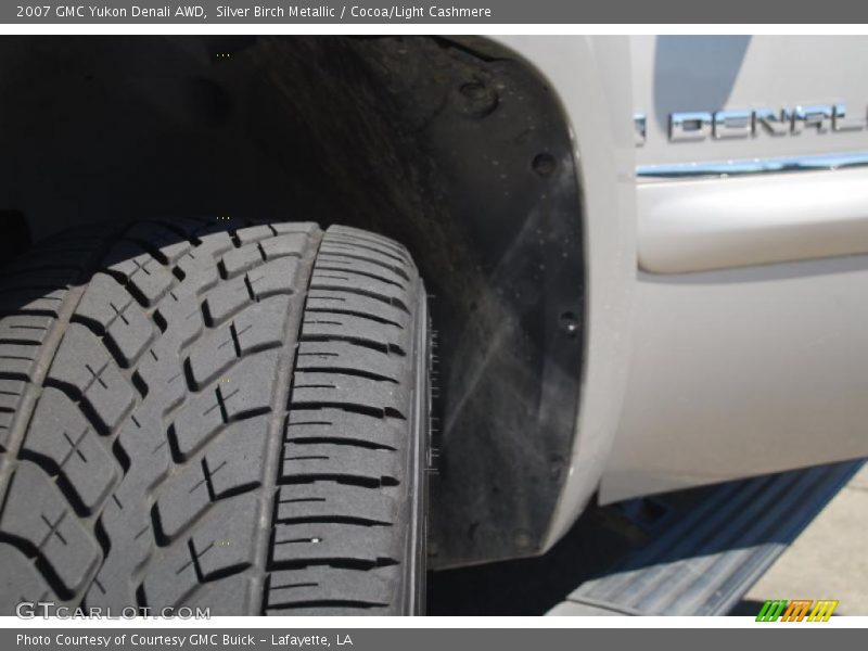 Silver Birch Metallic / Cocoa/Light Cashmere 2007 GMC Yukon Denali AWD