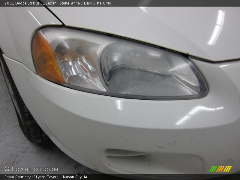 Stone White / Dark Slate Gray 2001 Dodge Stratus SE Sedan