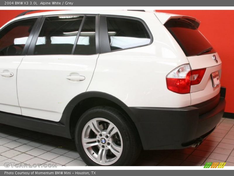 Alpine White / Grey 2004 BMW X3 3.0i