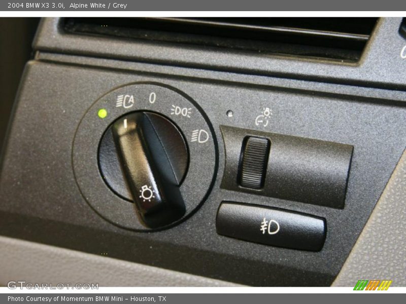 Alpine White / Grey 2004 BMW X3 3.0i