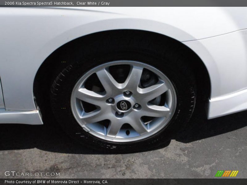 Clear White / Gray 2006 Kia Spectra Spectra5 Hatchback
