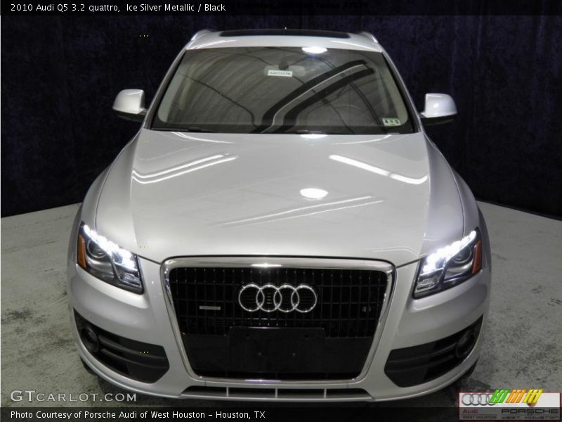 Ice Silver Metallic / Black 2010 Audi Q5 3.2 quattro