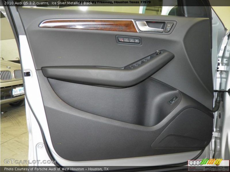 Ice Silver Metallic / Black 2010 Audi Q5 3.2 quattro