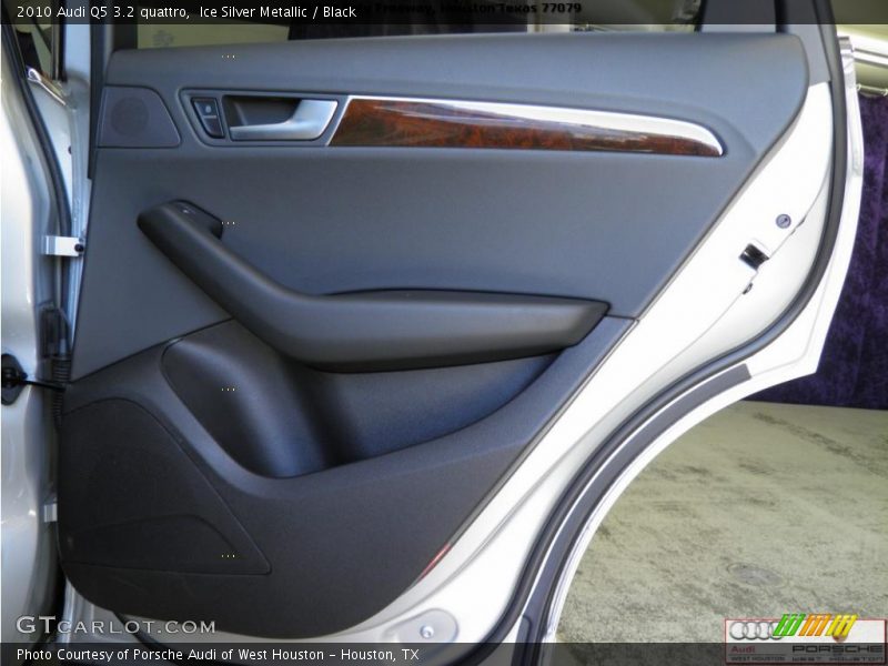 Ice Silver Metallic / Black 2010 Audi Q5 3.2 quattro