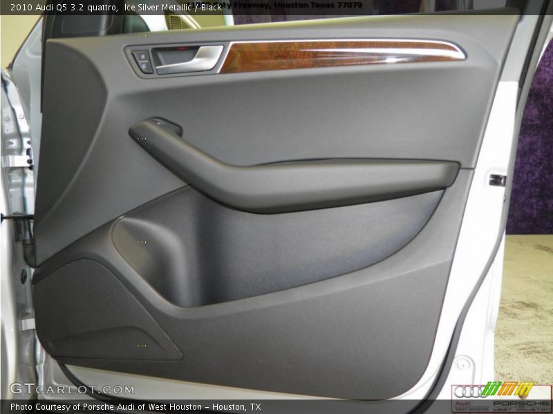Ice Silver Metallic / Black 2010 Audi Q5 3.2 quattro