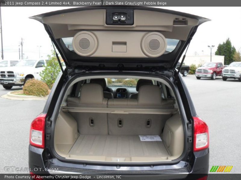  2011 Compass 2.4 Limited 4x4 Trunk
