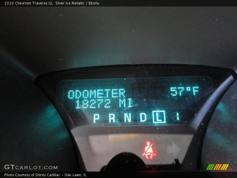 Silver Ice Metallic / Ebony 2010 Chevrolet Traverse LS