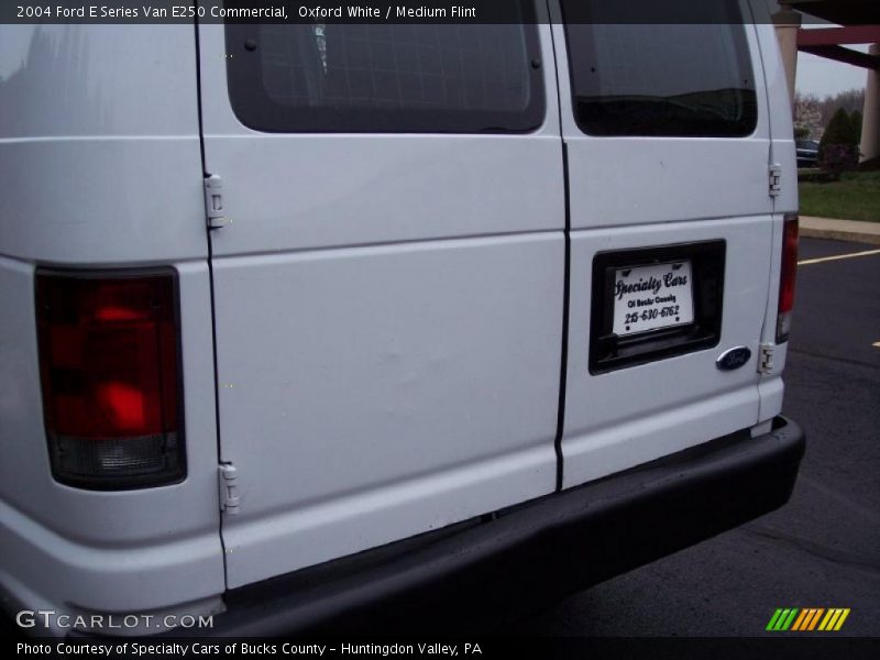 Oxford White / Medium Flint 2004 Ford E Series Van E250 Commercial