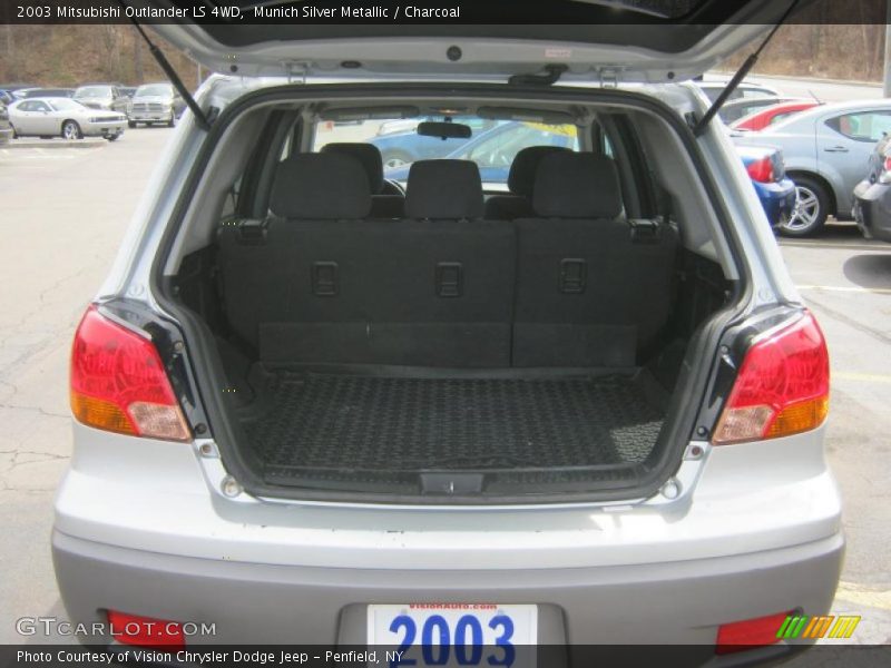 Munich Silver Metallic / Charcoal 2003 Mitsubishi Outlander LS 4WD