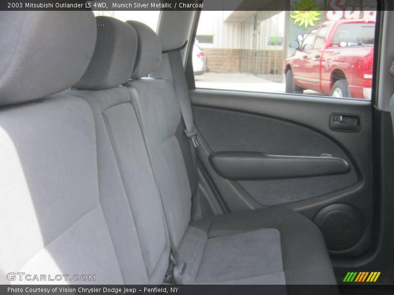 Munich Silver Metallic / Charcoal 2003 Mitsubishi Outlander LS 4WD