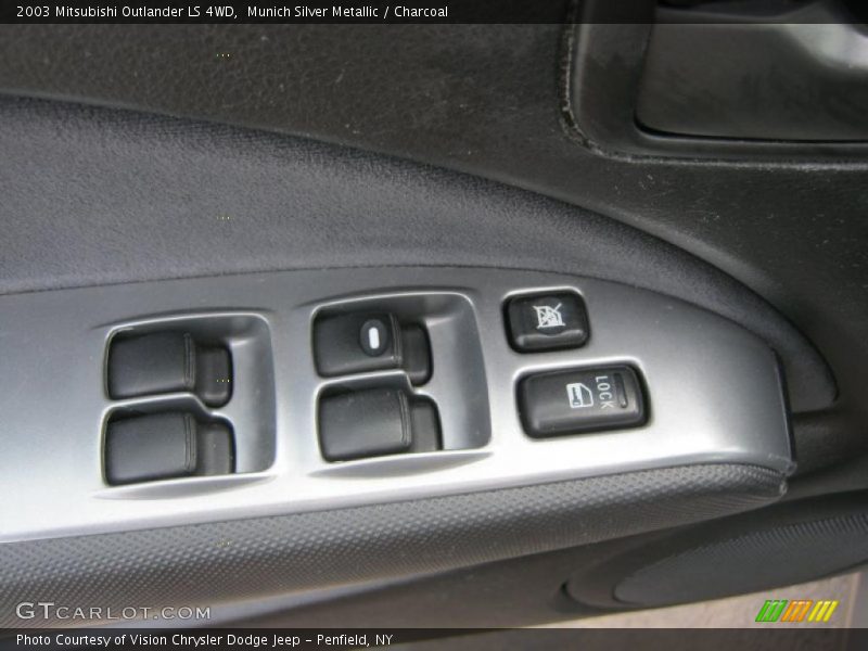 Munich Silver Metallic / Charcoal 2003 Mitsubishi Outlander LS 4WD