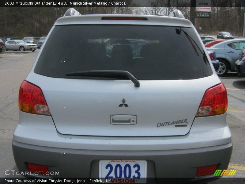Munich Silver Metallic / Charcoal 2003 Mitsubishi Outlander LS 4WD