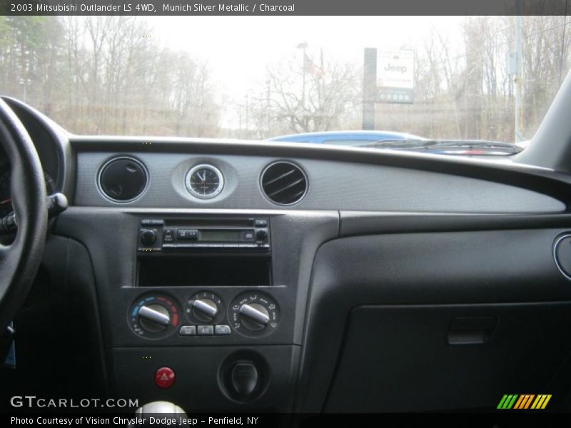 Munich Silver Metallic / Charcoal 2003 Mitsubishi Outlander LS 4WD