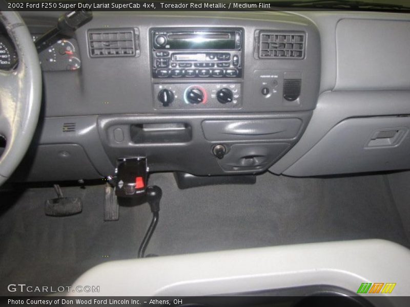 Toreador Red Metallic / Medium Flint 2002 Ford F250 Super Duty Lariat SuperCab 4x4