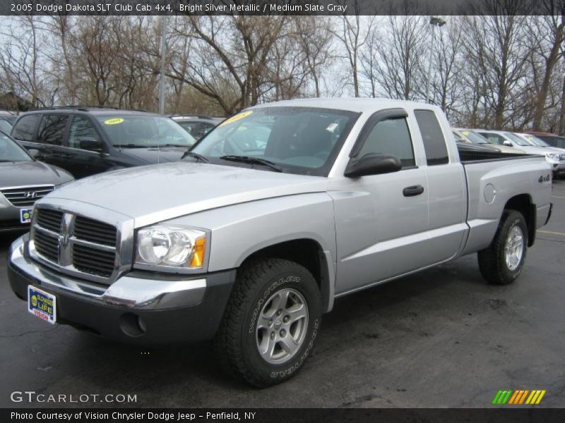 Bright Silver Metallic / Medium Slate Gray 2005 Dodge Dakota SLT Club Cab 4x4