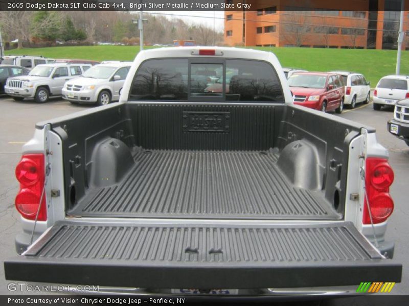  2005 Dakota SLT Club Cab 4x4 Trunk