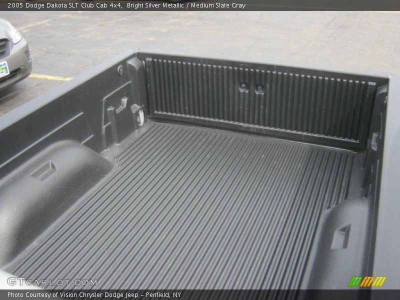 Bright Silver Metallic / Medium Slate Gray 2005 Dodge Dakota SLT Club Cab 4x4