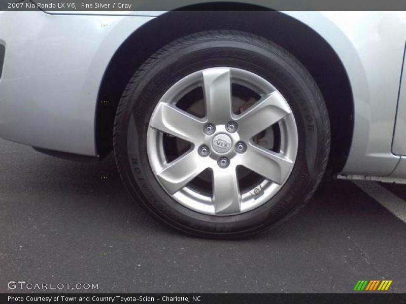 Fine Silver / Gray 2007 Kia Rondo LX V6