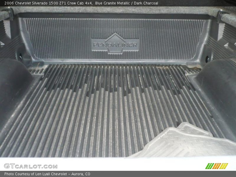 Blue Granite Metallic / Dark Charcoal 2006 Chevrolet Silverado 1500 Z71 Crew Cab 4x4