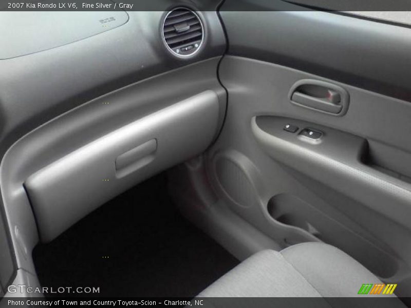Fine Silver / Gray 2007 Kia Rondo LX V6