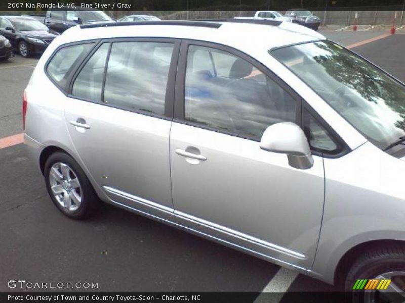 Fine Silver / Gray 2007 Kia Rondo LX V6