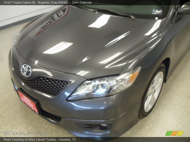 Magnetic Gray Metallic / Dark Charcoal 2010 Toyota Camry SE