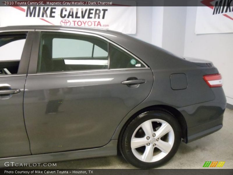 Magnetic Gray Metallic / Dark Charcoal 2010 Toyota Camry SE