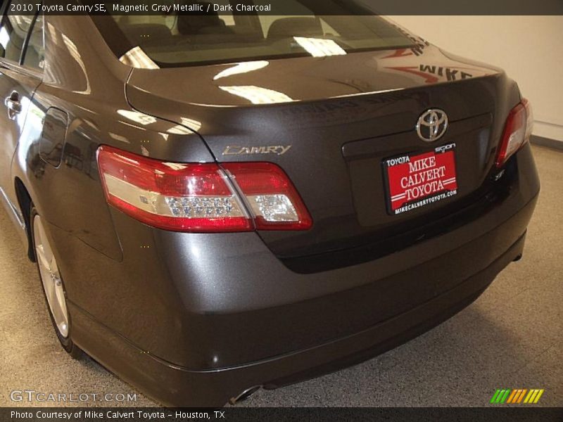 Magnetic Gray Metallic / Dark Charcoal 2010 Toyota Camry SE