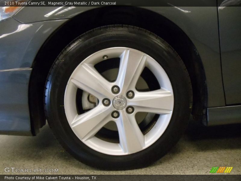 Magnetic Gray Metallic / Dark Charcoal 2010 Toyota Camry SE