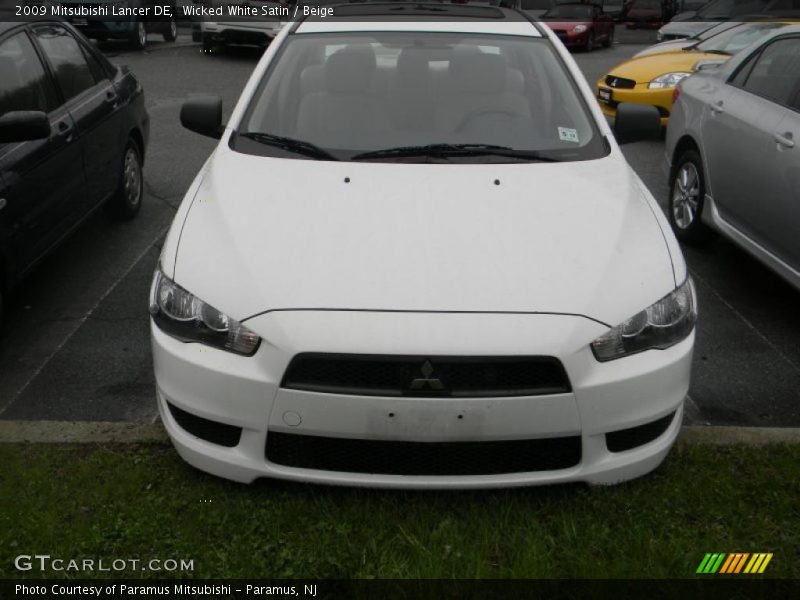 Wicked White Satin / Beige 2009 Mitsubishi Lancer DE