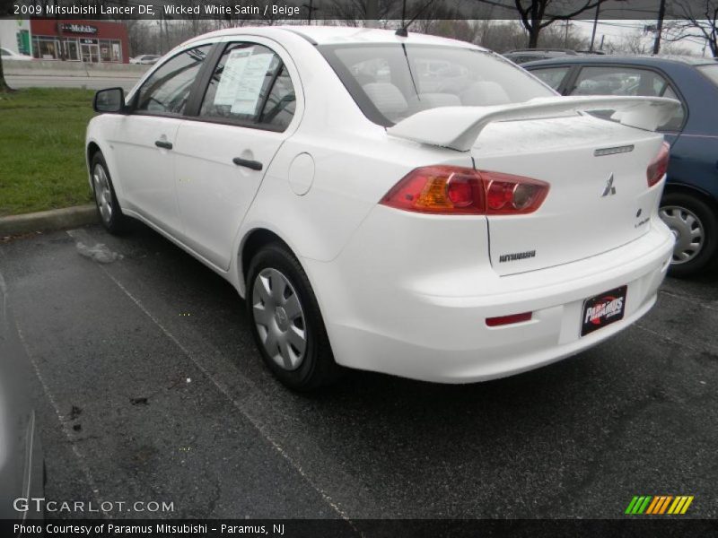 Wicked White Satin / Beige 2009 Mitsubishi Lancer DE