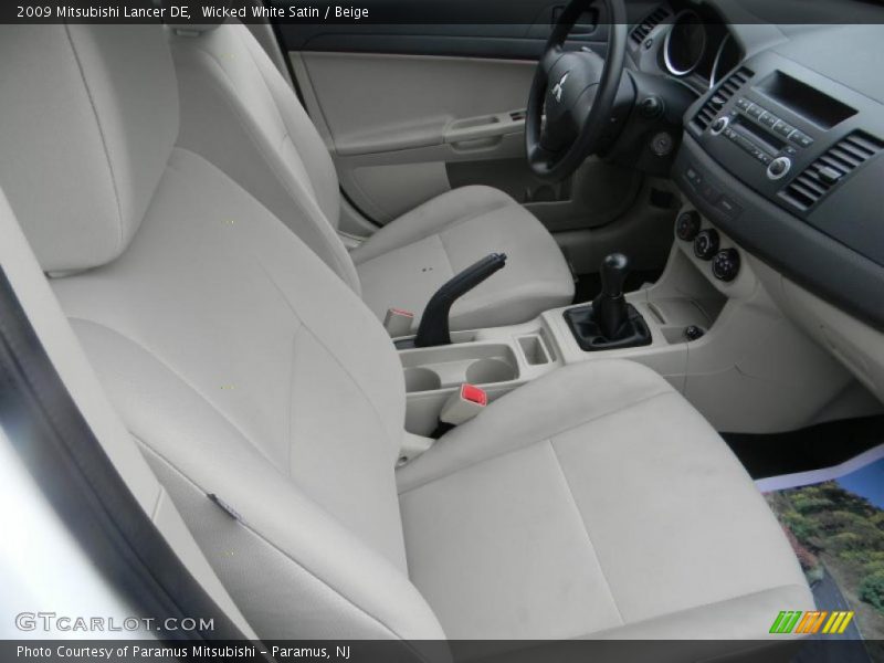 Wicked White Satin / Beige 2009 Mitsubishi Lancer DE