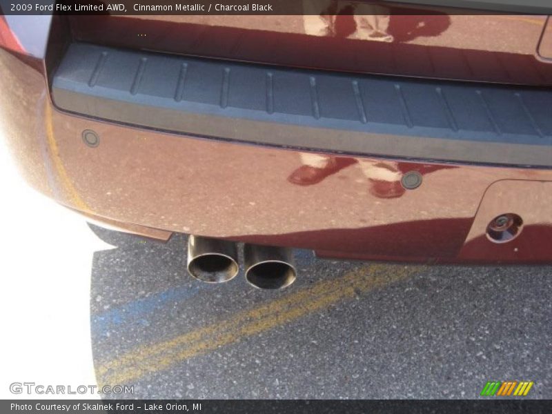 Cinnamon Metallic / Charcoal Black 2009 Ford Flex Limited AWD