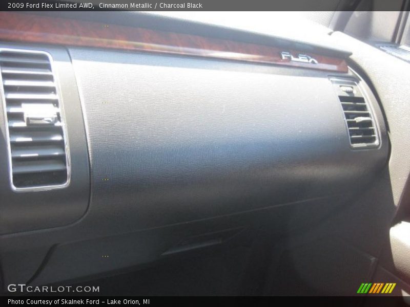 Cinnamon Metallic / Charcoal Black 2009 Ford Flex Limited AWD