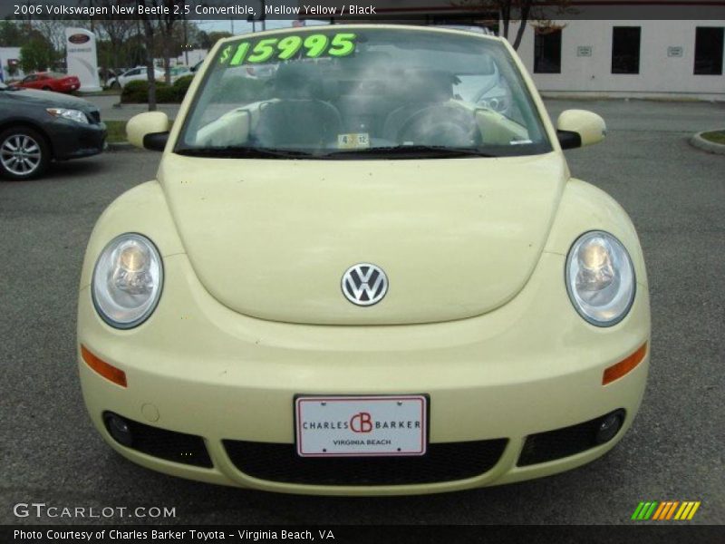 Mellow Yellow / Black 2006 Volkswagen New Beetle 2.5 Convertible