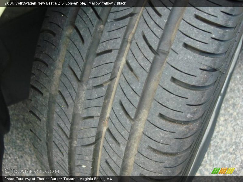 Mellow Yellow / Black 2006 Volkswagen New Beetle 2.5 Convertible