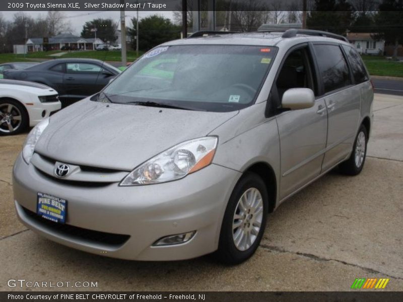 Silver Shadow Pearl / Taupe 2009 Toyota Sienna XLE