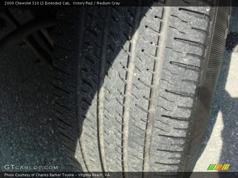 Victory Red / Medium Gray 2000 Chevrolet S10 LS Extended Cab