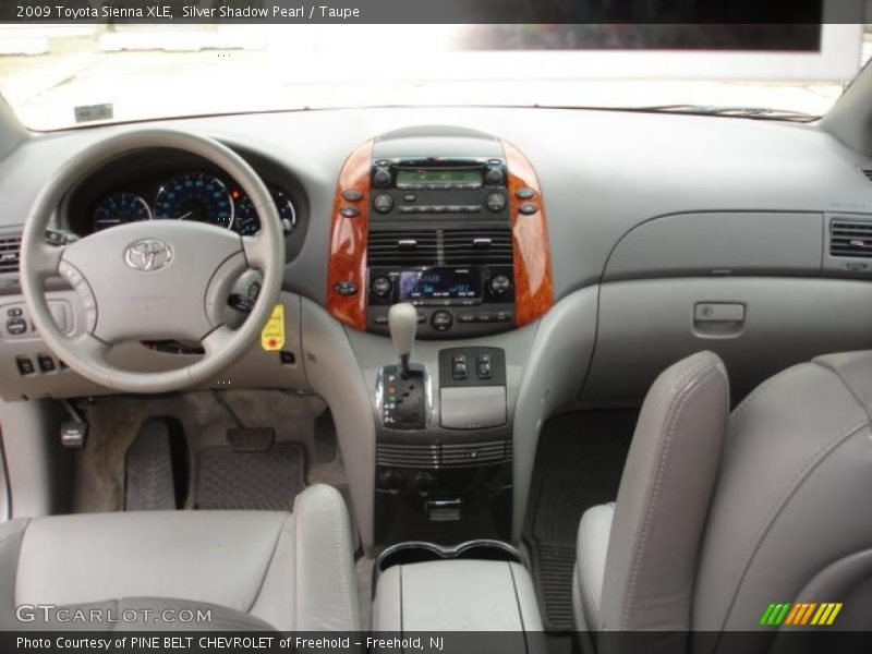 Silver Shadow Pearl / Taupe 2009 Toyota Sienna XLE