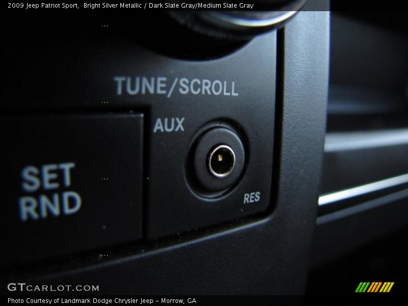 Bright Silver Metallic / Dark Slate Gray/Medium Slate Gray 2009 Jeep Patriot Sport